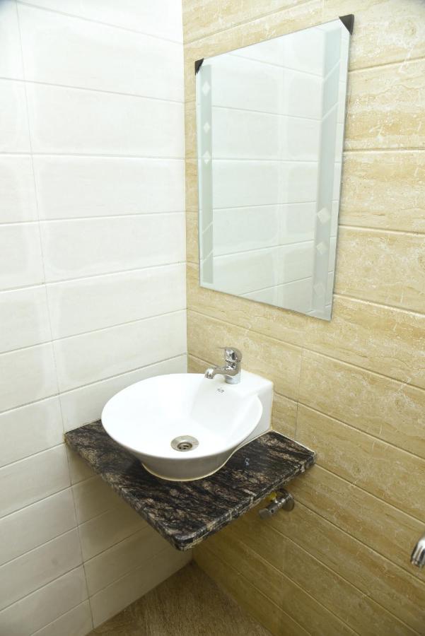 Hotel Delhi Darshan Deluxe-By Rsl Hospitality Neu-Delhi Exterior foto